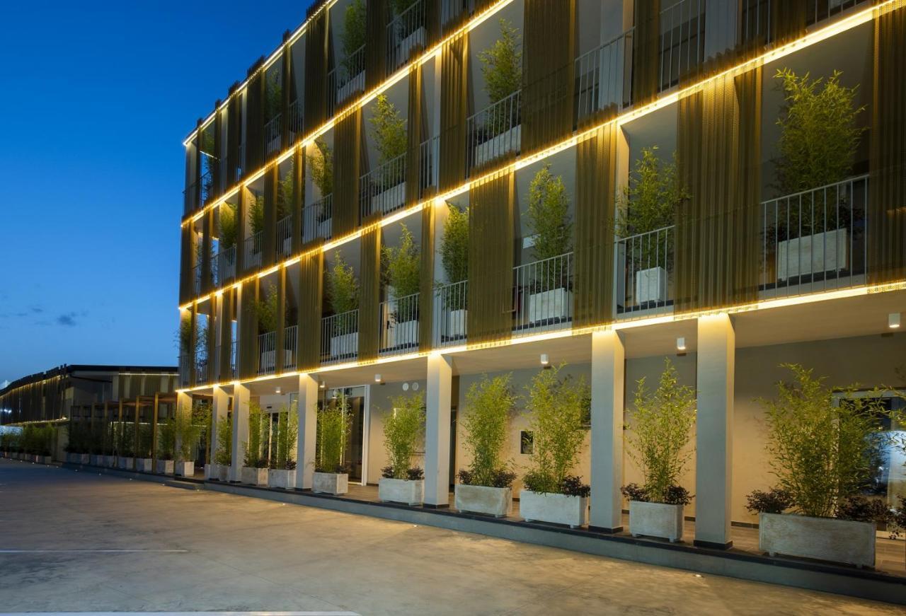 Hotel Xbusiness Nola Bagian luar foto