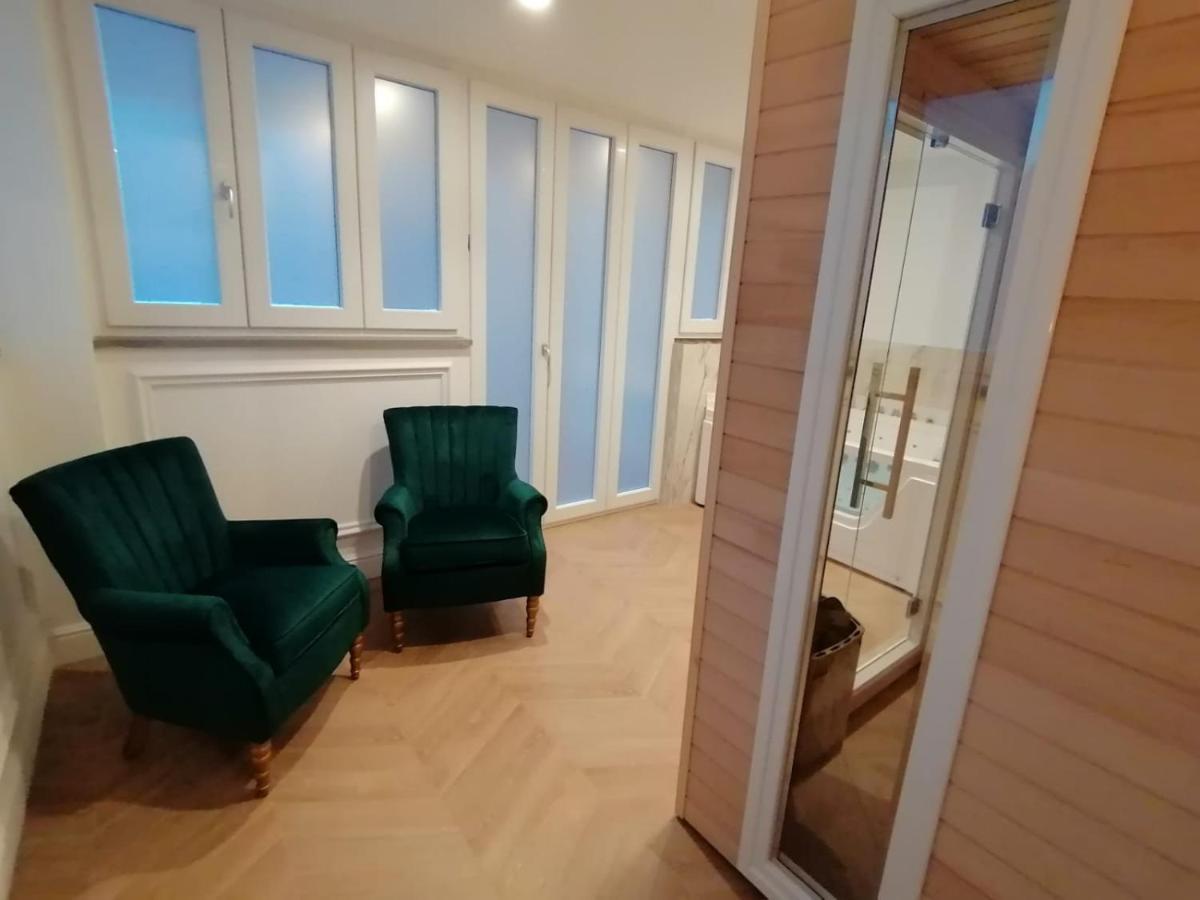Hotel Xbusiness Nola Bagian luar foto