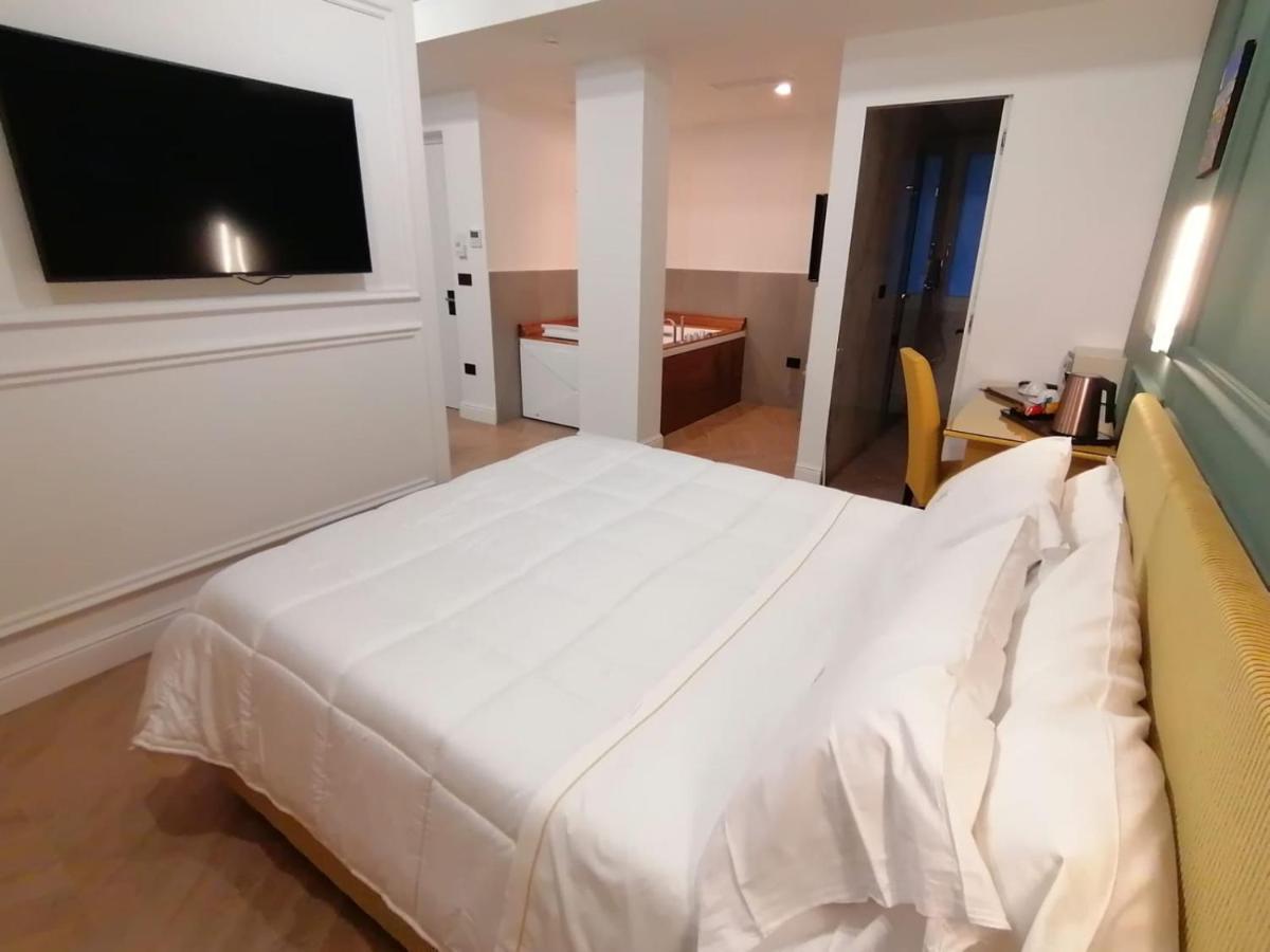 Hotel Xbusiness Nola Bagian luar foto