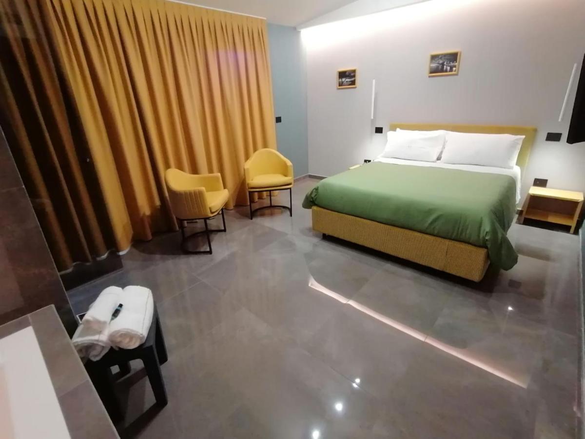 Hotel Xbusiness Nola Bagian luar foto